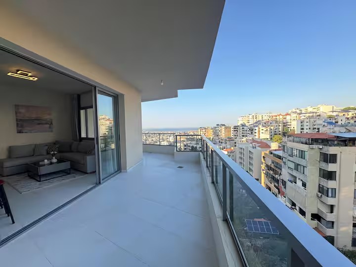 One Bedroom Suite - Balcony with City View