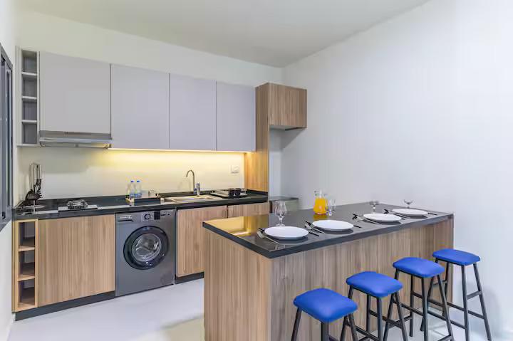 One Bedroom Suite - Full Kitchen with Appliances